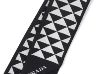 Prada шарф из твила с треугольным логотипом