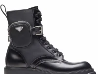 Prada Monolith Pouch-Detail Boots — чёрные байкерские ботинки из телячьей кожи со съёмным пауч-карманом