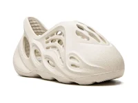 Adidas Foam Runner «Sand» — детские кроссовки без застёжки, бежевые