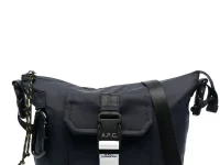 A.P.C. Treck — сумка через плечо с логотипным замком