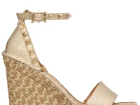Valentino Garavani Rockstud Wedge Sandals — эспадрильи на танкетке, золотой