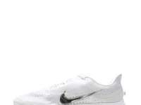 Nike Inc. Pegasus Premium — белые кроссовки с металлическим логотипом