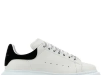 Alexander McQueen кроссовки оверсайз кожаные белые