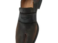 Maison Margiela Tabi Penny Loafers — коричневые лоферы с раздвоенным носком