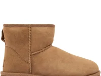 UGG Classic II — ботильоны без застёжки, бежевый