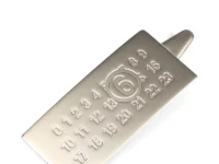 Maison Margiela Numeric — заколка для волос