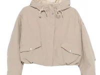 Moncler куртка с капюшоном и нашивкой-логотипом