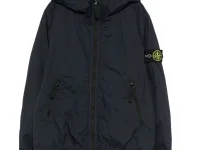Stone Island Junior Hooded Bomber — синий бомбер с патчем для детей