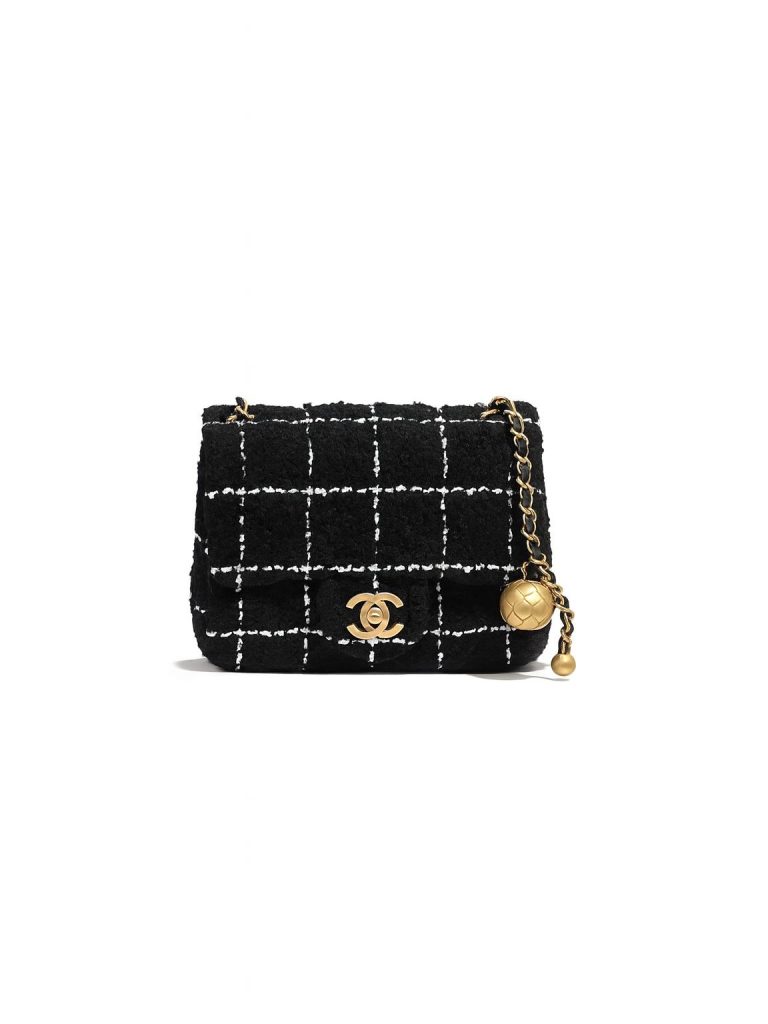 Chanel — сумка Classic Mini черная