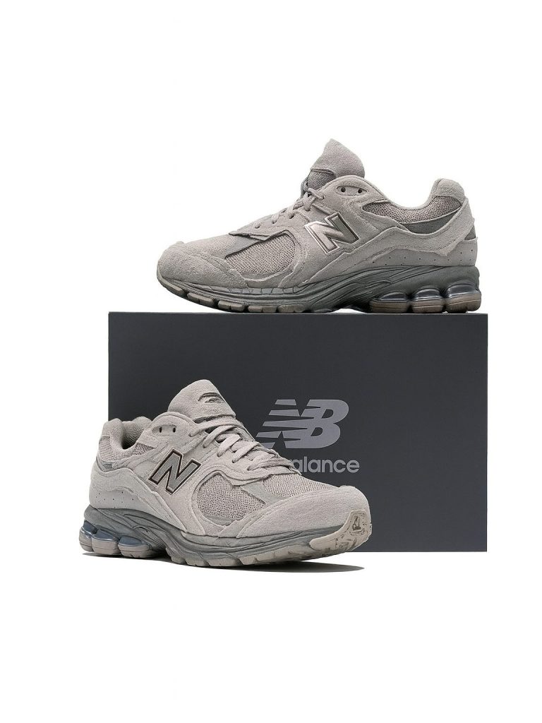 New Balance — кроссовки серые замшевые