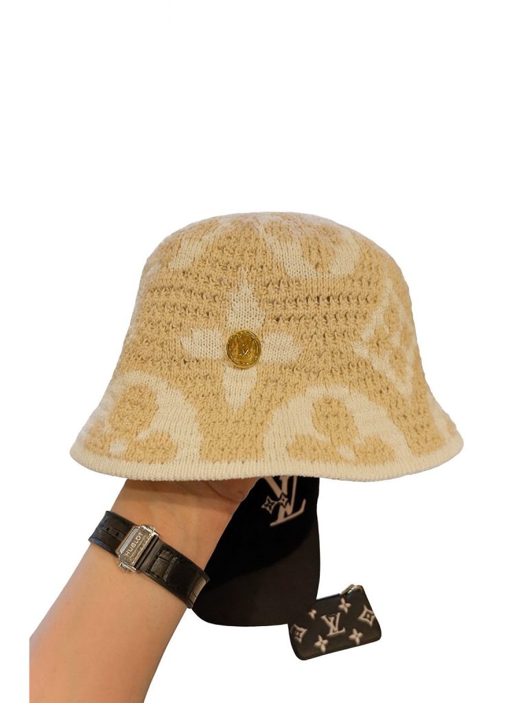 Louis Vuitton — панамка бежевая