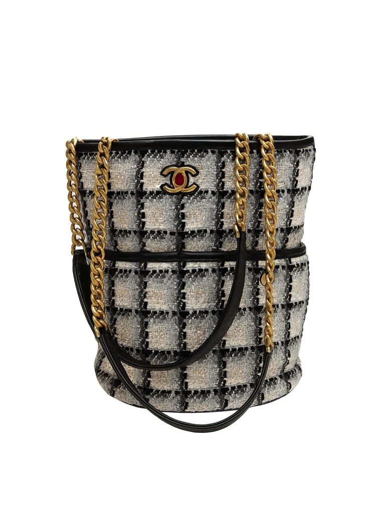 Chanel — сумка твид