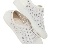 Chanel — кроссовки белые 38