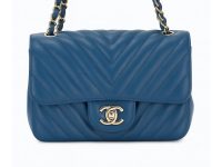Chanel — сумка Chevron синяя
