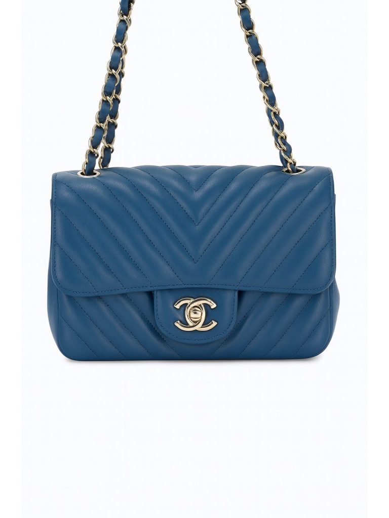 Chanel — сумка Chevron синяя