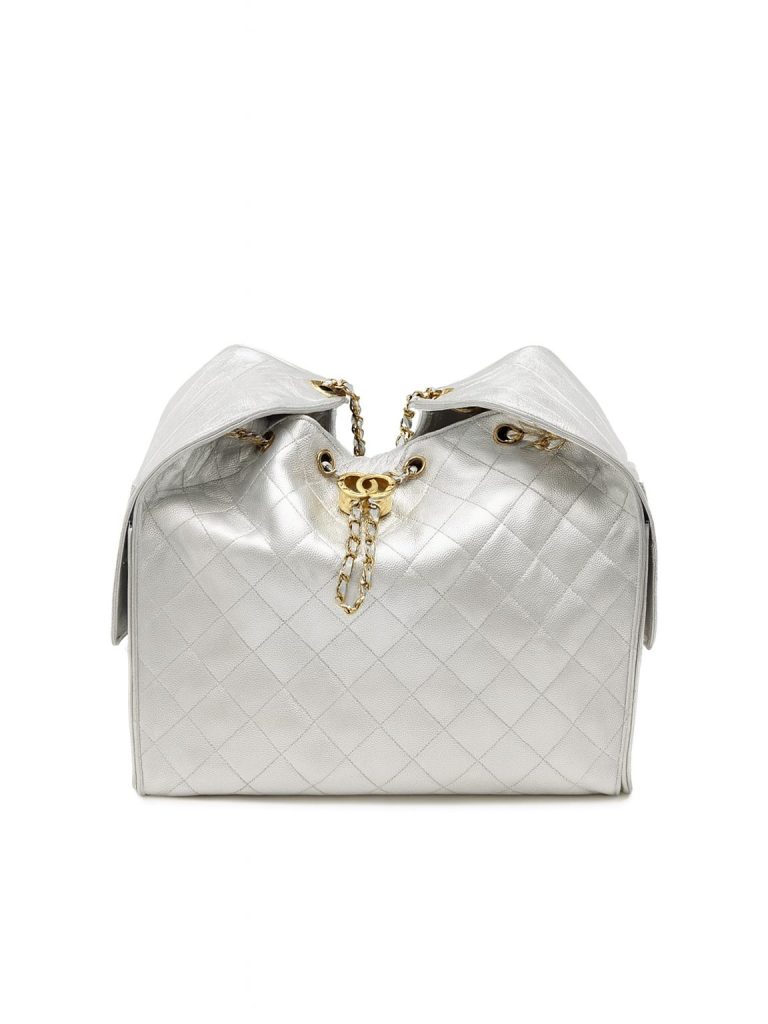 Chanel — сумка 25 medium серебристая
