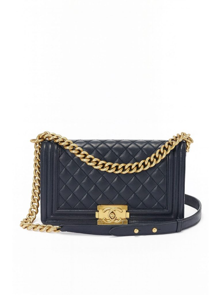 Chanel — сумка бой медиум