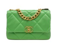 Chanel — сумка 19 flap зеленая