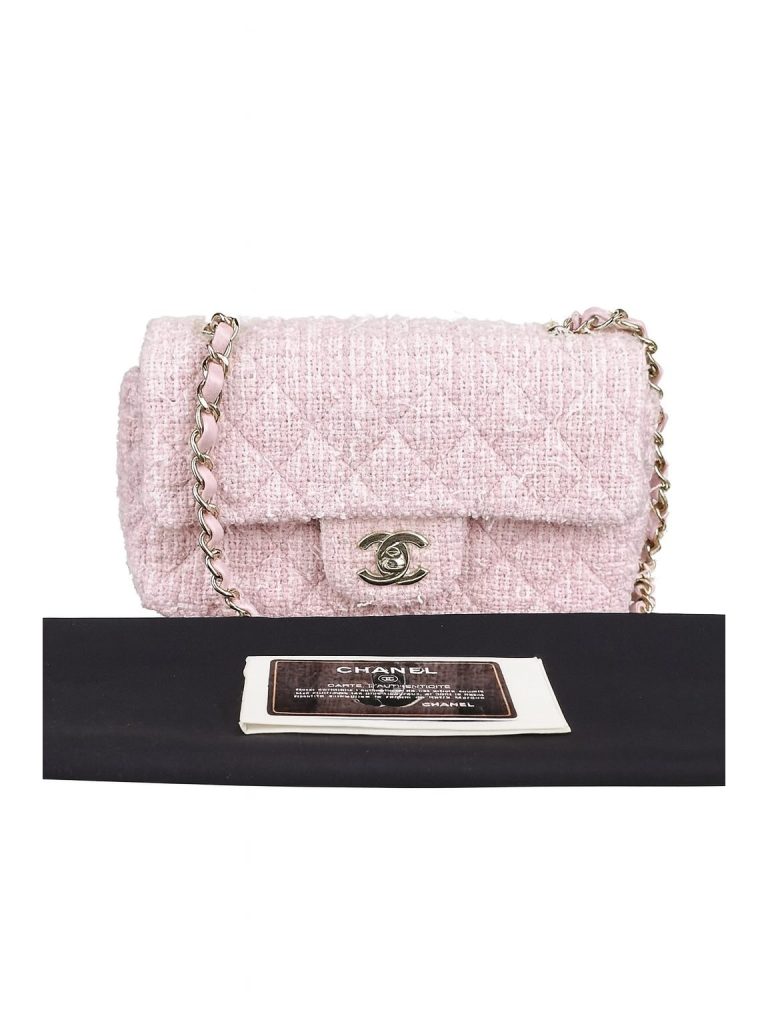 Chanel — сумка Classic Flap Mini розовая