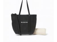 Balenciaga — сумка черная