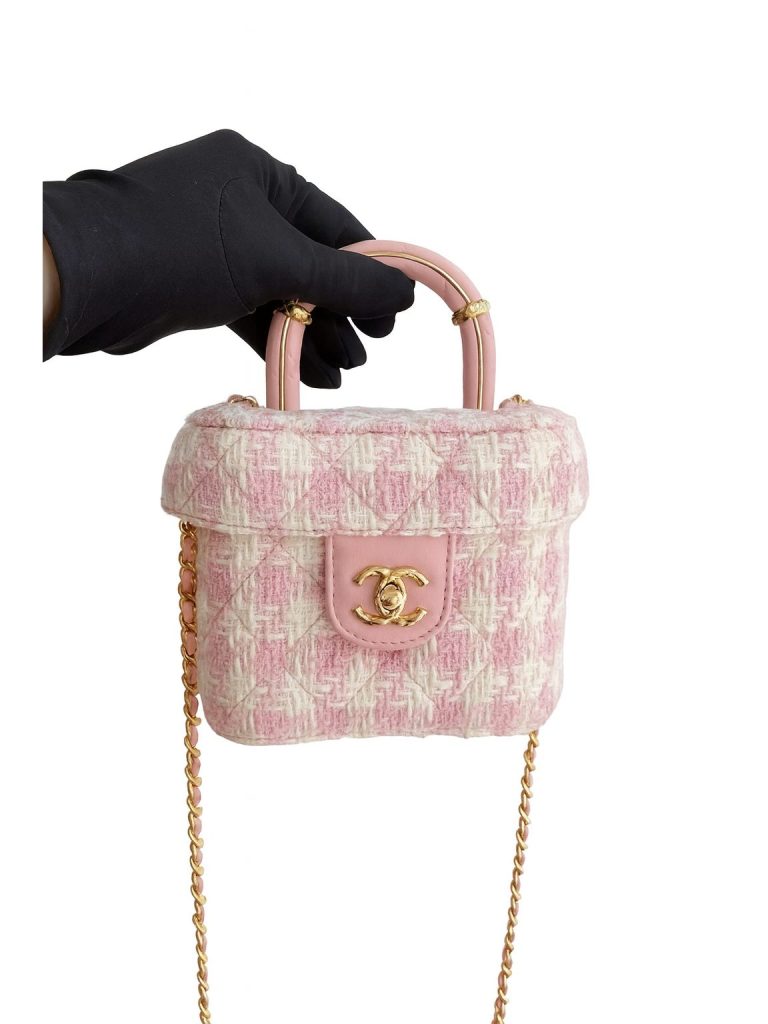 Chanel — сумка Vanity розовая