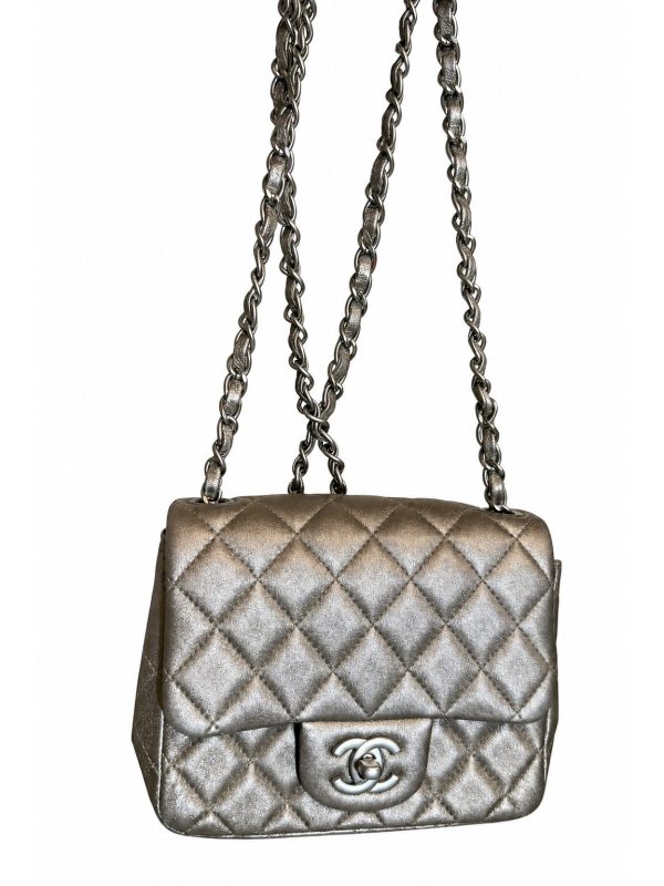 Chanel — сумка серебристая — фото 1