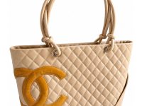 Chanel — сумка Cambon бежевая