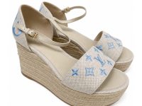 Louis Vuitton — босоножки бежевые 38