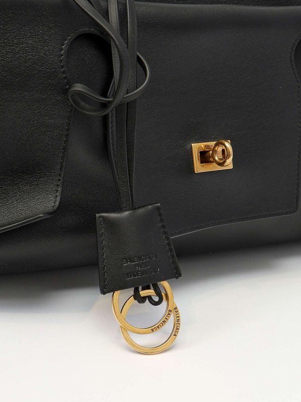Balenciaga — сумка Bel Air, чёрная — фото 7